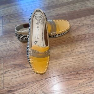 GOLDEN ROD -Yellow and Leopard Print Loafers